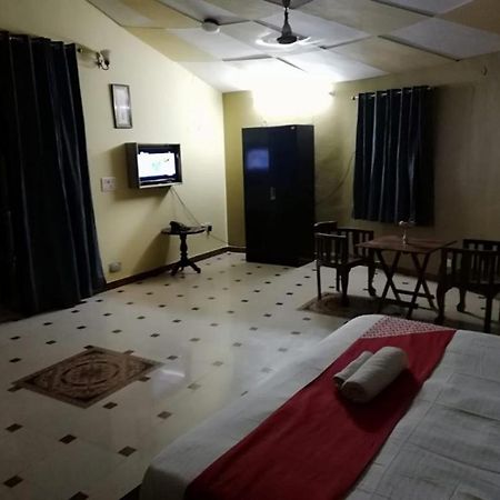 Kajipuria Resort Gajraula Ngoại thất bức ảnh